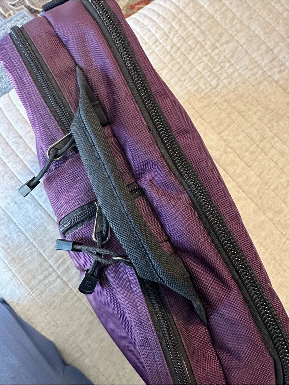 Tom Bihn Pilot w/Optech Mini SOS Strap